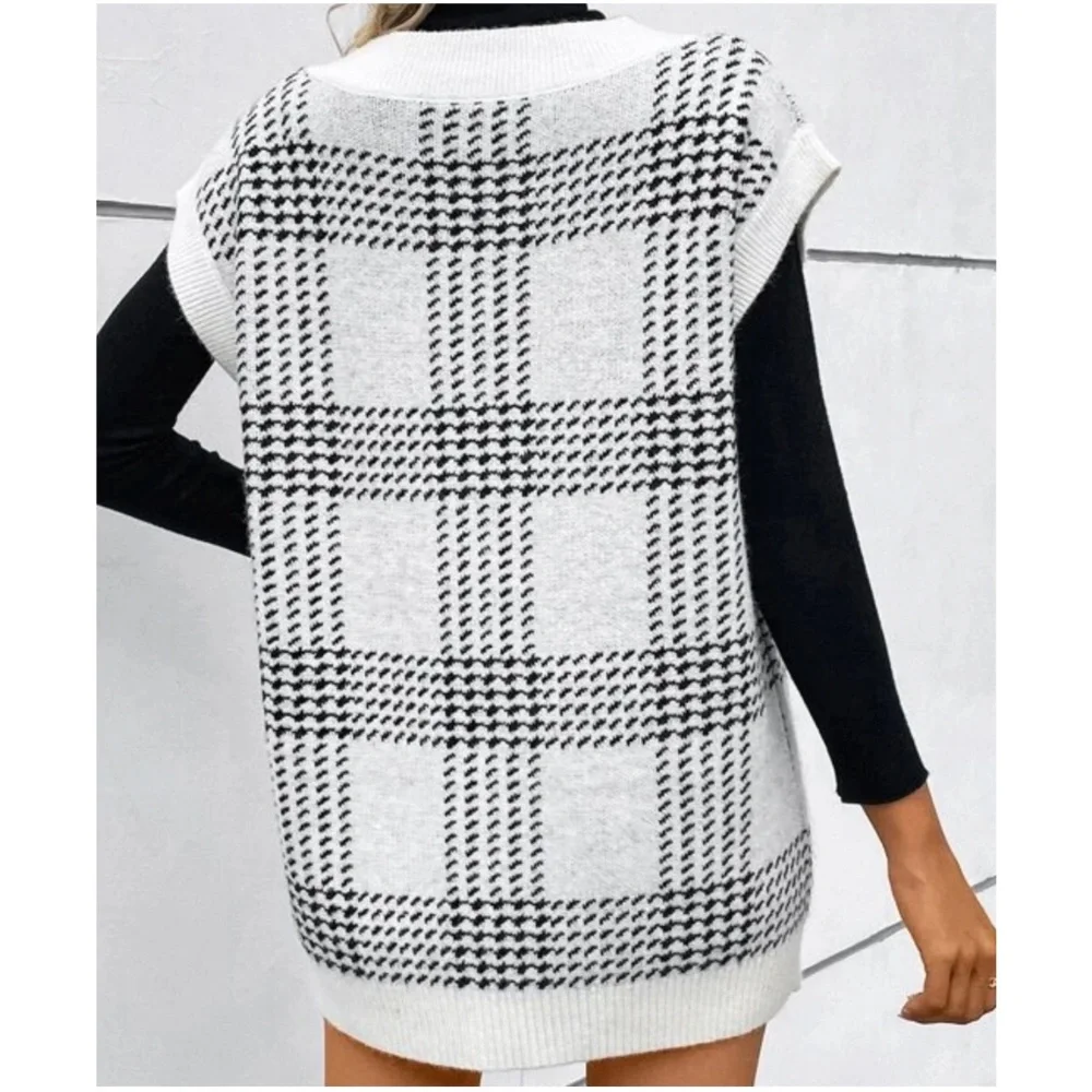 Cozy Plaid Print V Neck Long Vest - Picture 4 of 4